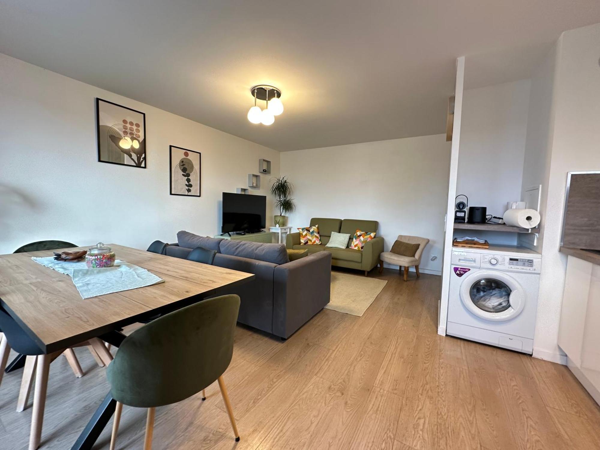 Agreable 3 Pieces Avec Parking Proche Gare Et Paris By Immo Kit Bnb La Courneuve Esterno foto